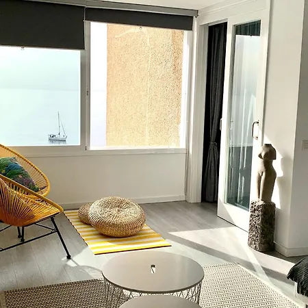 Seaview Apartment *