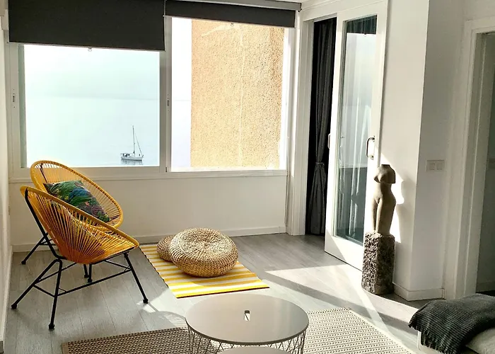 Seaview Apartament *